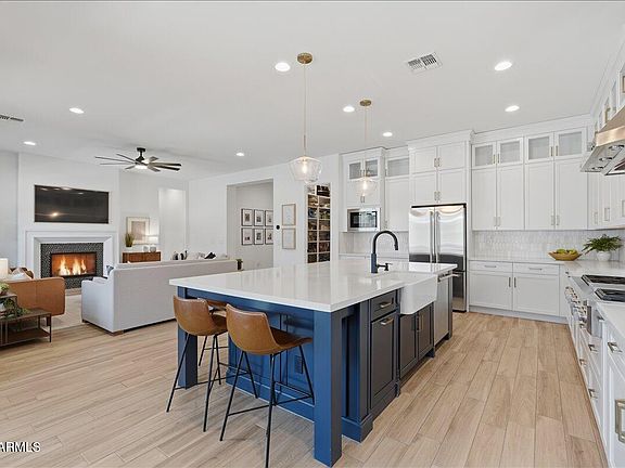 3rd image of 10652 E TARRAGON Avenue