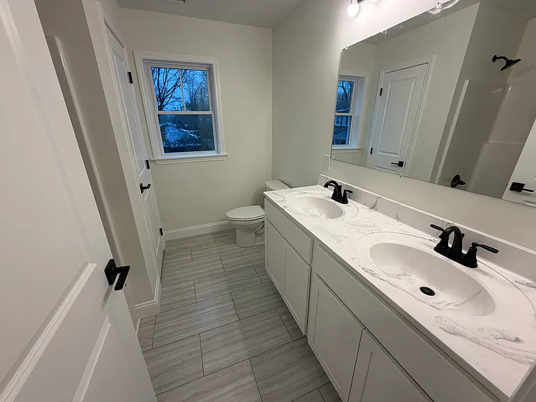 115-117 Oak St #115 — Photo 14