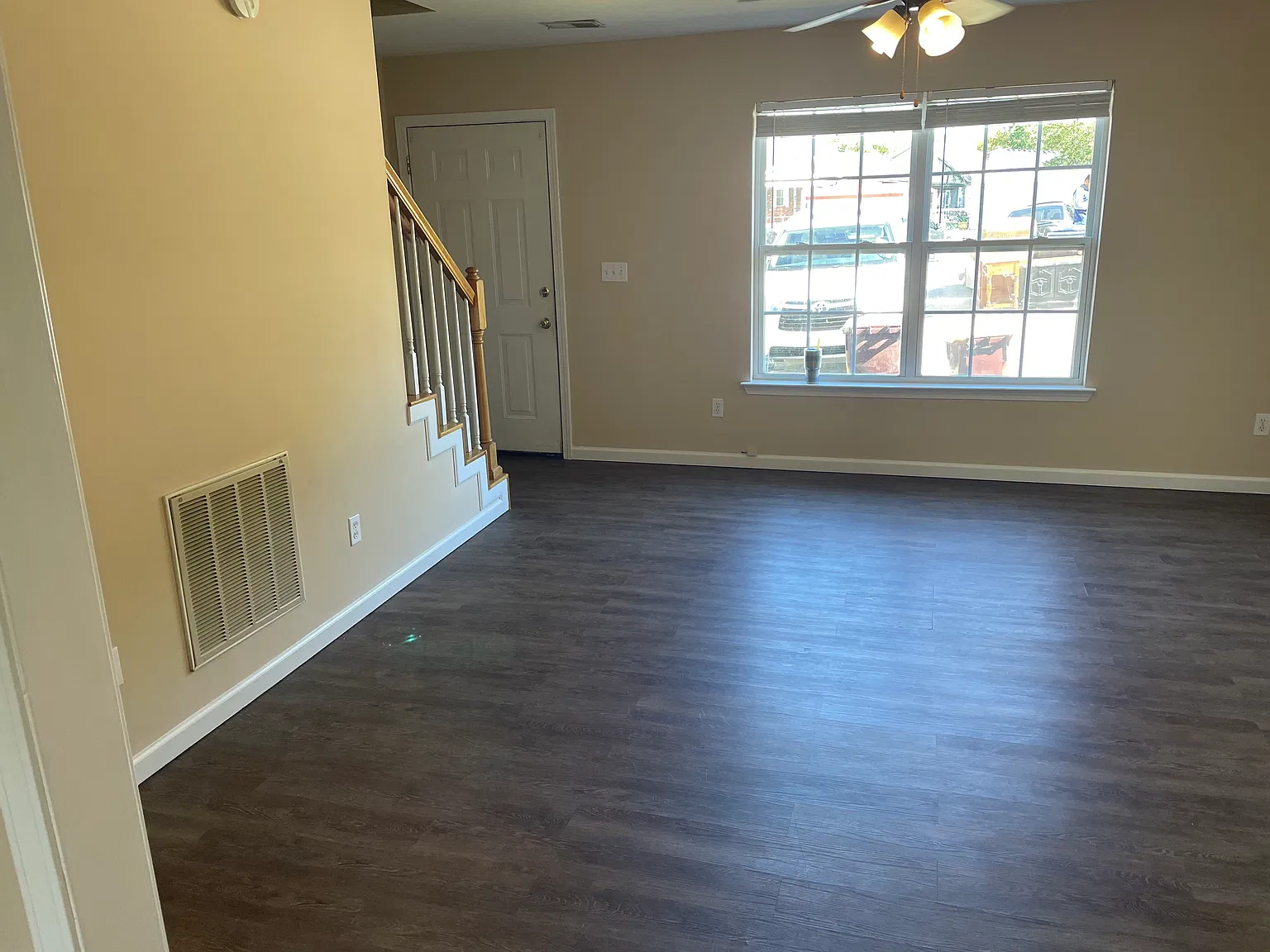 2 bed, 1.5 bath, 1000 sqft, $975 — Photo 2