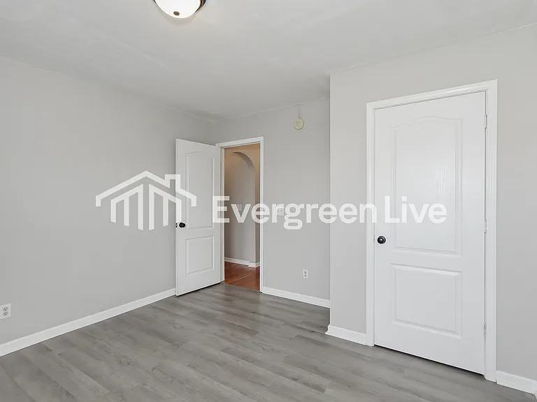 187 Roscommon Rd — Photo 6