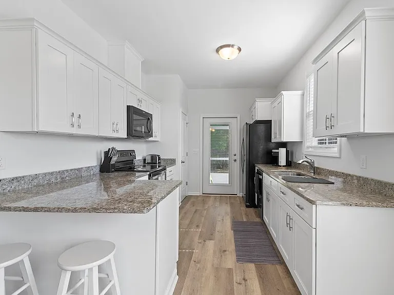 131 Heyward Dr — Photo 6