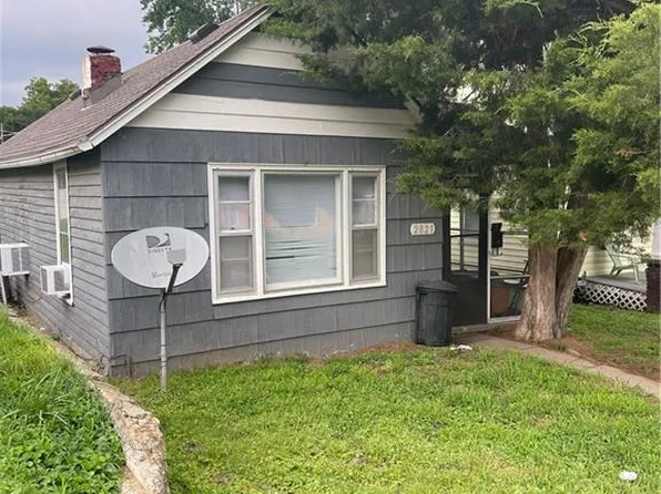 2821 Seneca St, Saint Joseph, MO 64507