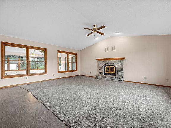3rd image of 9189 Deer Ridge Dr