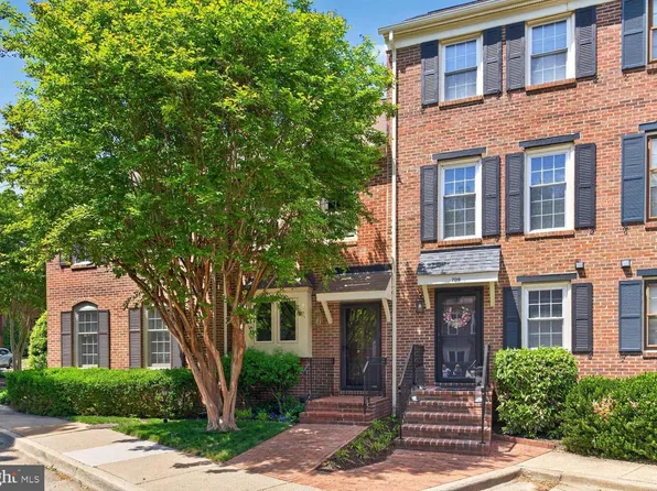 711 W Abingdon Ct, Alexandria, VA 22314