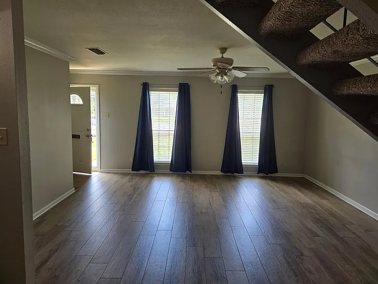 10061 Smitherman Dr — Photo 10
