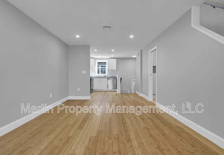 690 Dorchester Ave — Photo 13