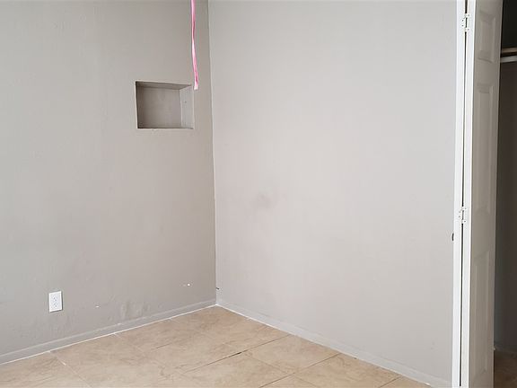 3rd image of 316 Alicante Dr