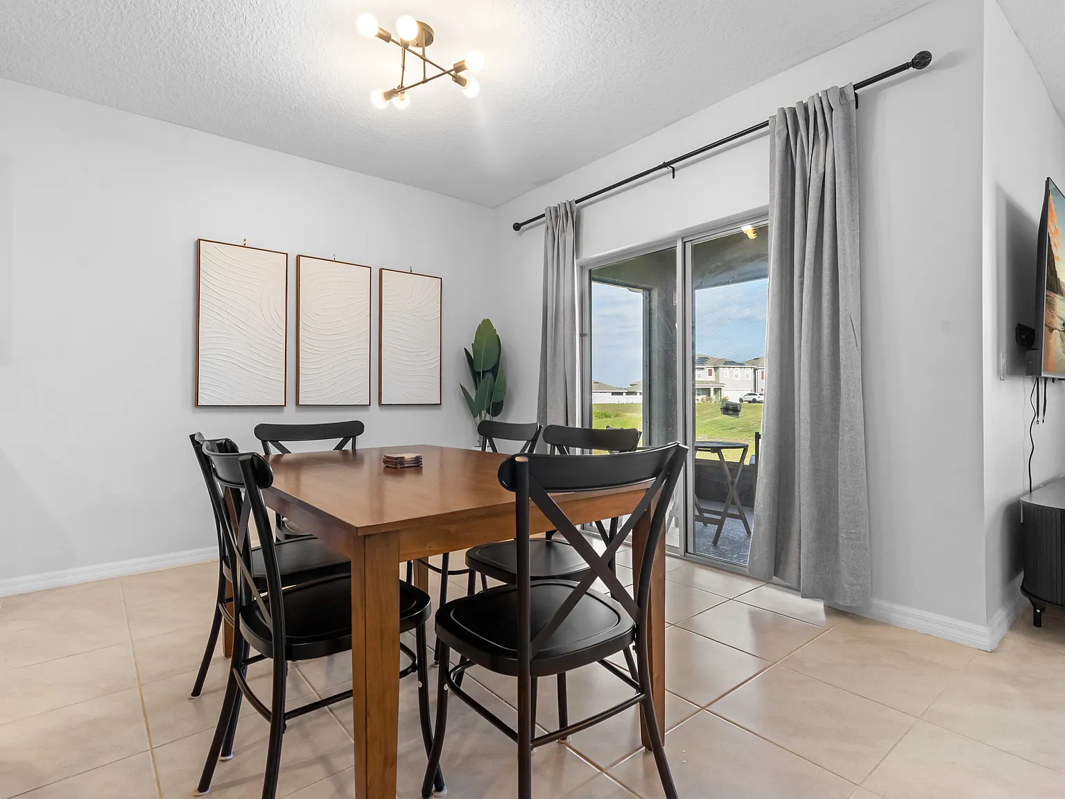 3 bed, $3,295 — Photo 3