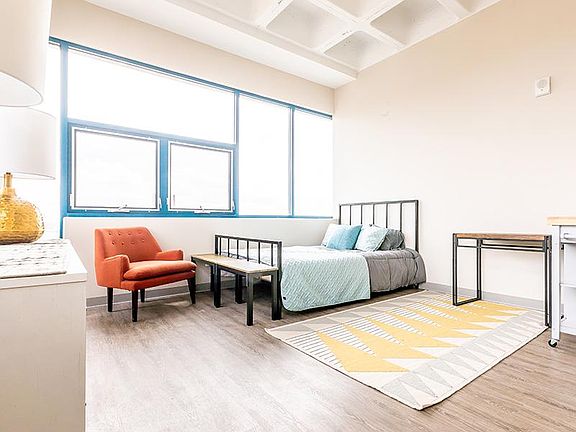 2nd image of 735 W Wisconsin Ave #25e9c29a1