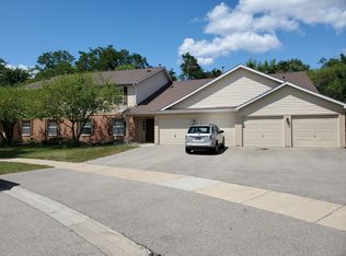 1285 N Red Oak Cir UNIT 3, Round Lake Beach, IL