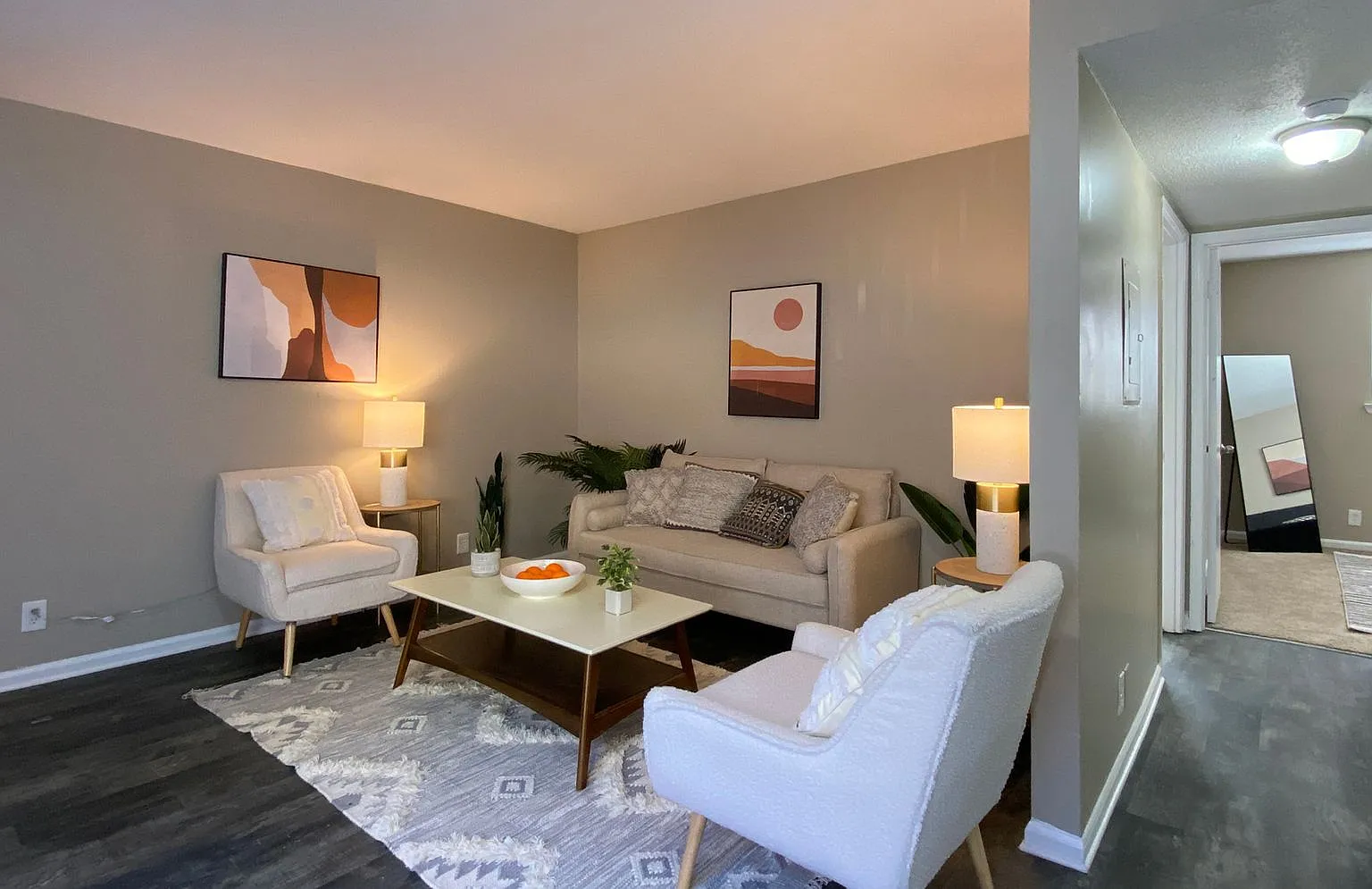 Hillcrest Apartments — Photo 4