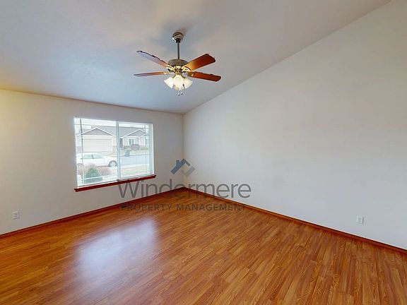 2nd image of 167 NW Maria St #2