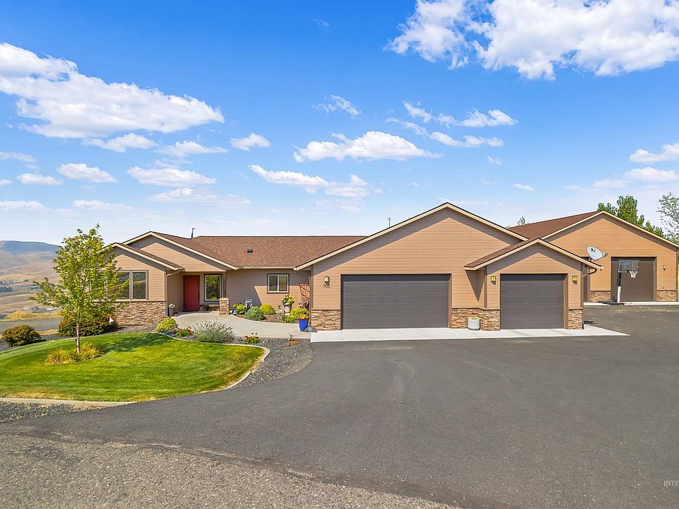 1st image of 705 Talons Ct
