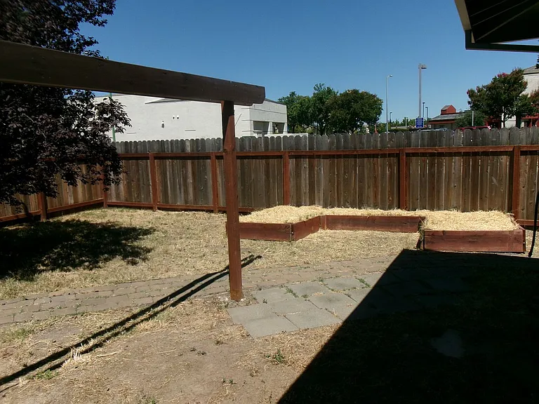 9685-9687 Lake Natoma Dr — Photo 24