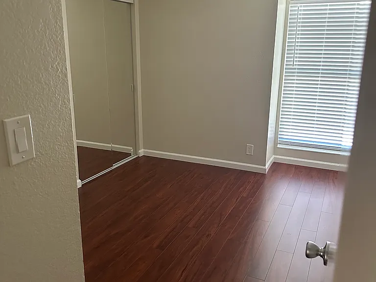 811 Magellan Ln — Photo 10