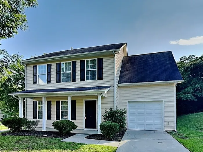 3 bed, 2.5 bath, 1561 sqft, $1,795 — Photo 1