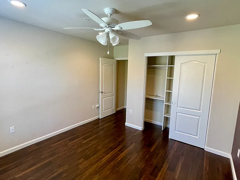 1012 Vessona Cir — Photo 12