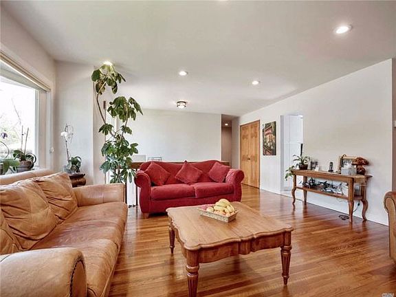 2nd image of 822 Newburg Ave