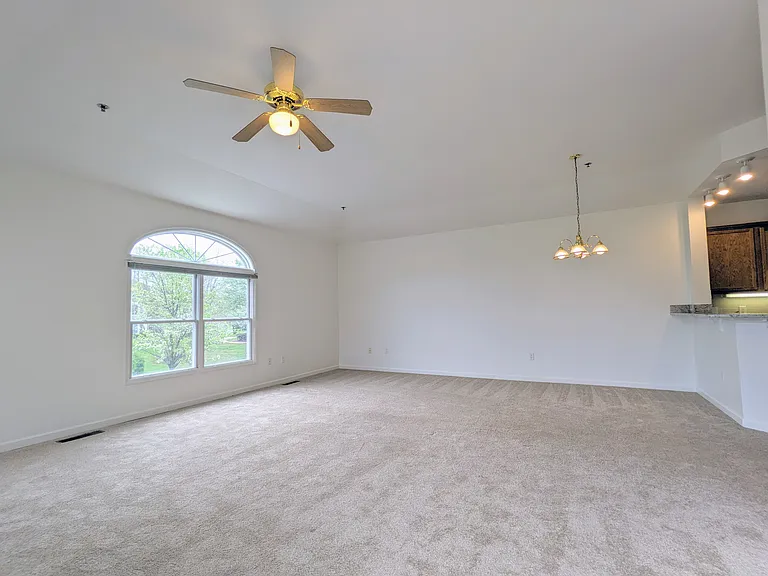 Westmount Apartments — Photo 57