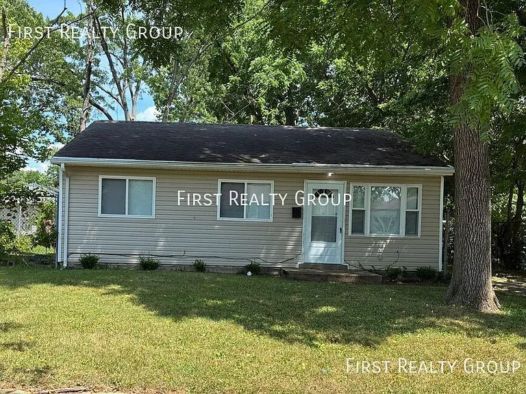 3700 Runyon Ave — Photo 1