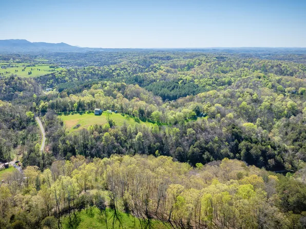 526 Peacock Way, Parrottsville, TN 37843