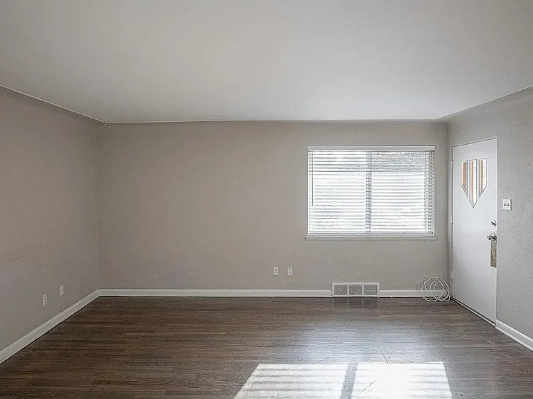 1381 S Grant St — Photo 6