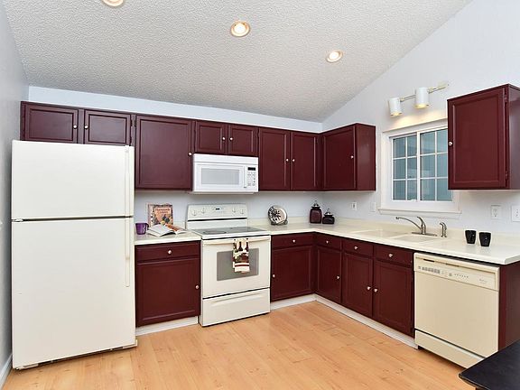 5th image of 11522 Newland St
