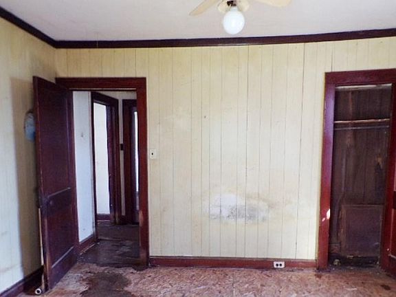 5th image of 104 Orchard Ave