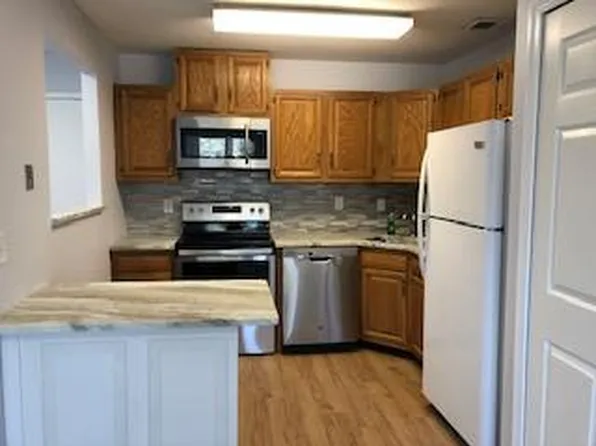 1204 Twin Circle Dr, South Windsor, CT