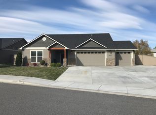 4403 Meadow View Dr, Pasco, WA 99301