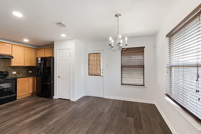 758 Great Oaks Dr — Photo 8