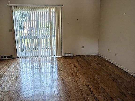 5th image of 60 Waters Edge Dr #60