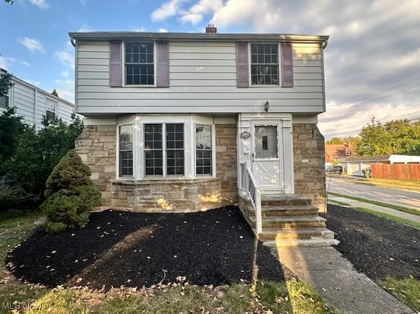310 E 211th St, Euclid, OH 44123
