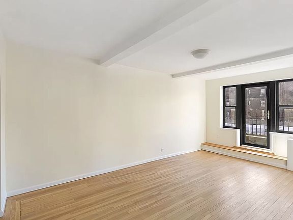 3rd image of 850 Amsterdam Ave #G