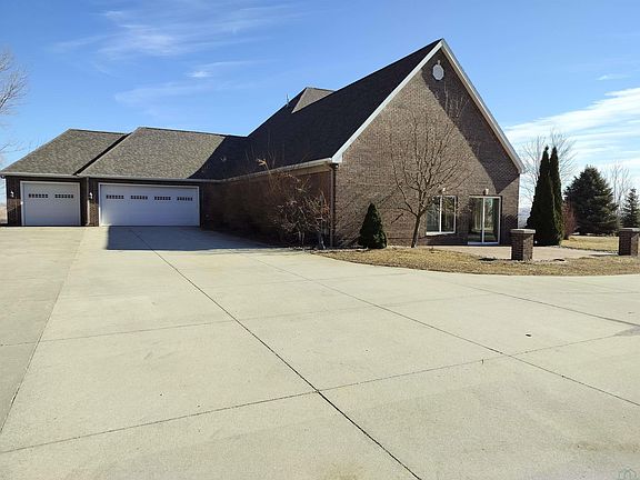 3rd image of 11978 Quince Ave