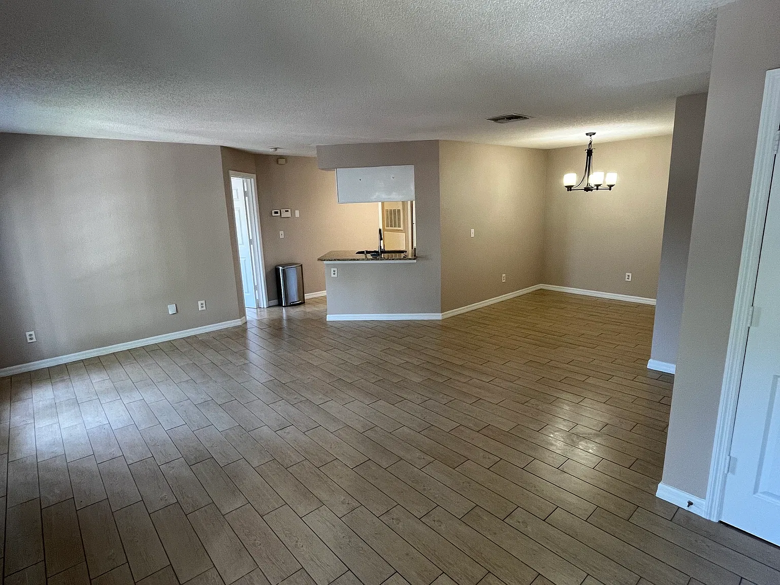 2250 N Alafaya Trl — Photo 2