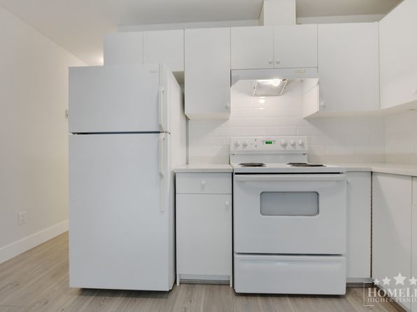 2 bedroom rental in Surrey — photo 10