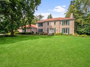 1020 McCormick Dr, Lake Forest, IL 60045