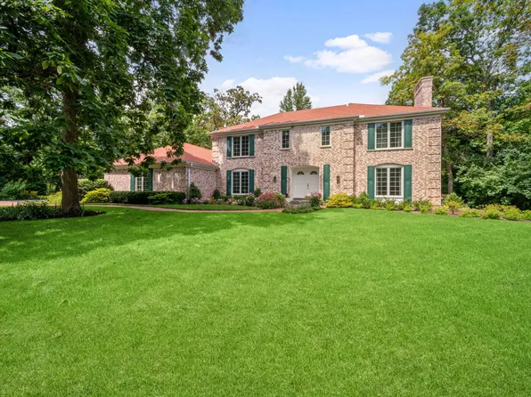 1020 McCormick Dr, Lake Forest, IL 60045