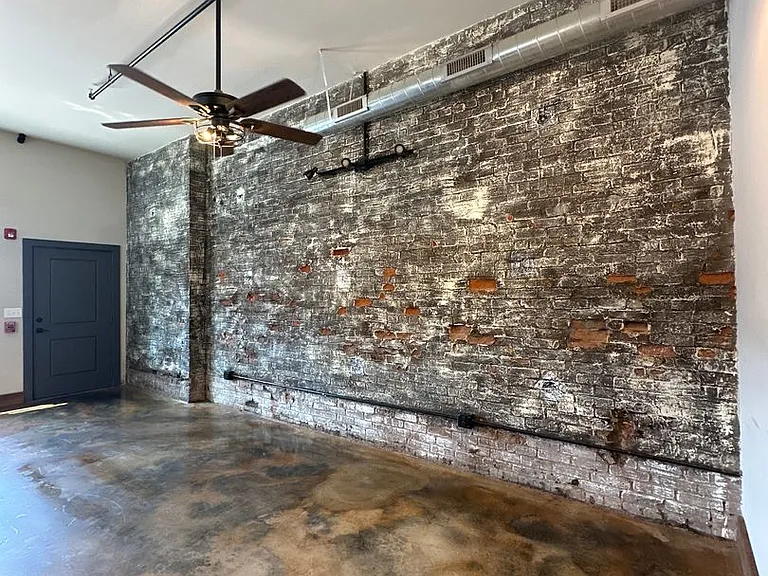 252 N Franklin St #101 — Photo 5