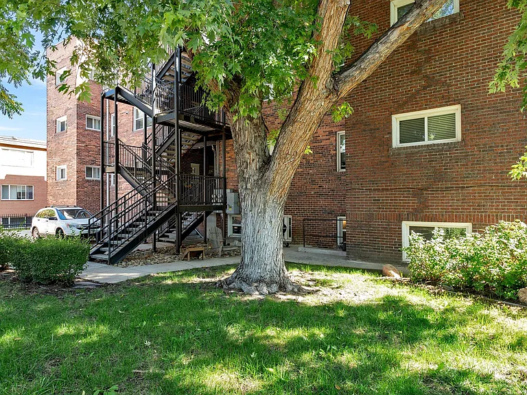 1415 Steele St #401 — Photo 21