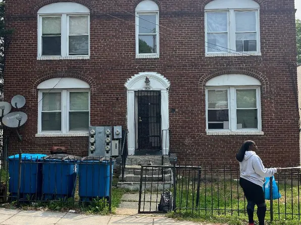 2824 Buena Vista Ter SE, Washington, DC 20020