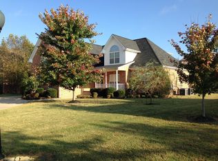 4067 Oak Pointe Dr, Pleasant View, TN 37146