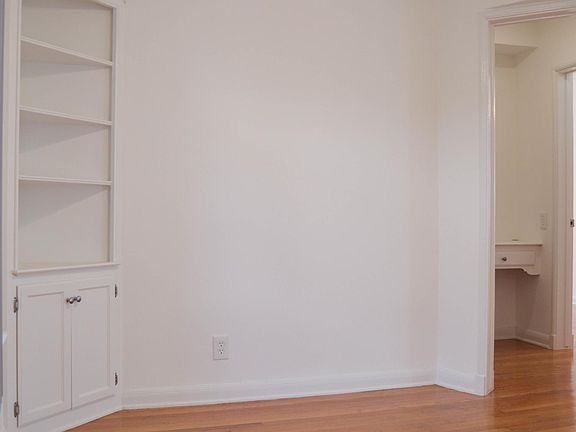 5th image of 310 San Vicente Blvd APT 2