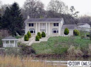 3214 Oakdale Rd, Charlotte, NC 28216