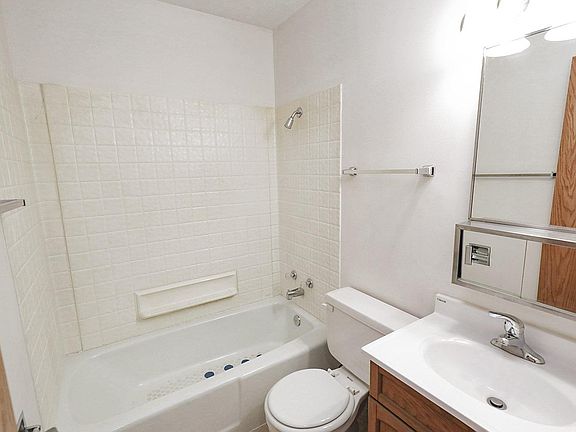 5th image of 1701 Burnham St #8