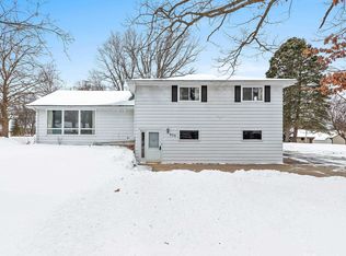 928 Alpine Dr, Green Bay, WI 54311