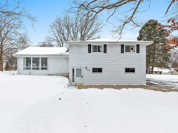 928 Alpine Dr, Green Bay, WI 54311