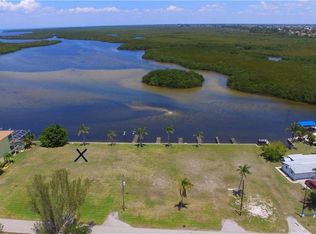 12080 Shoreview Dr, Matlacha, FL 33993
