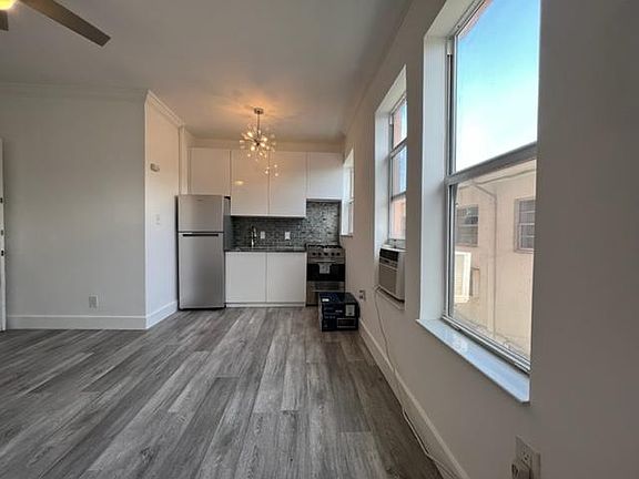3rd image of 642 Michigan Ave APT 12